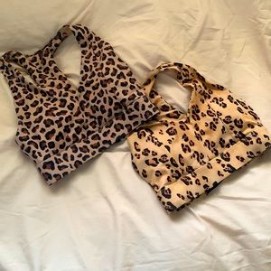 Leopard print sports-bras